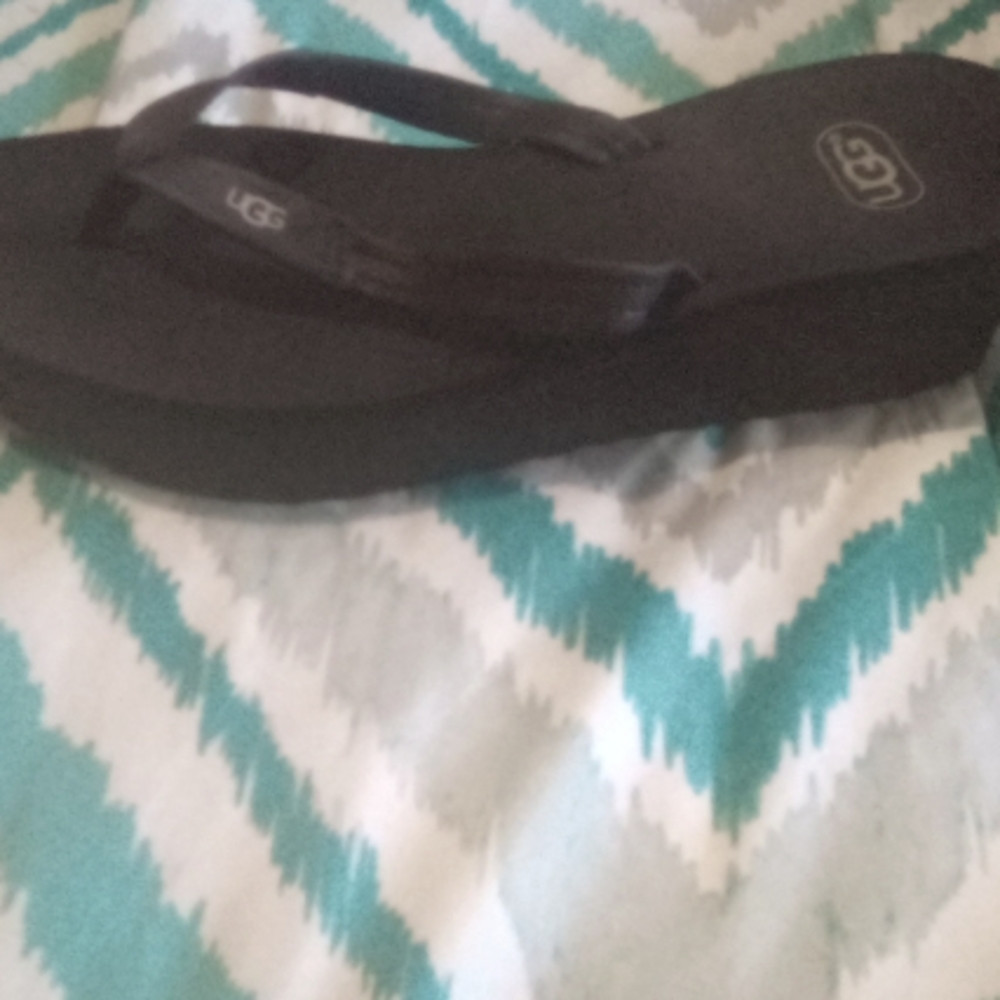 UGG flip flops